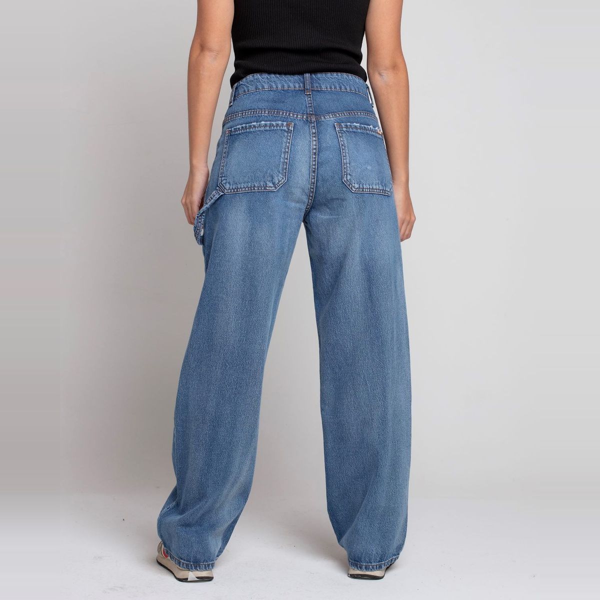MOMCHIC - Jeans Azul Recto Flow Fit MOMCHIC