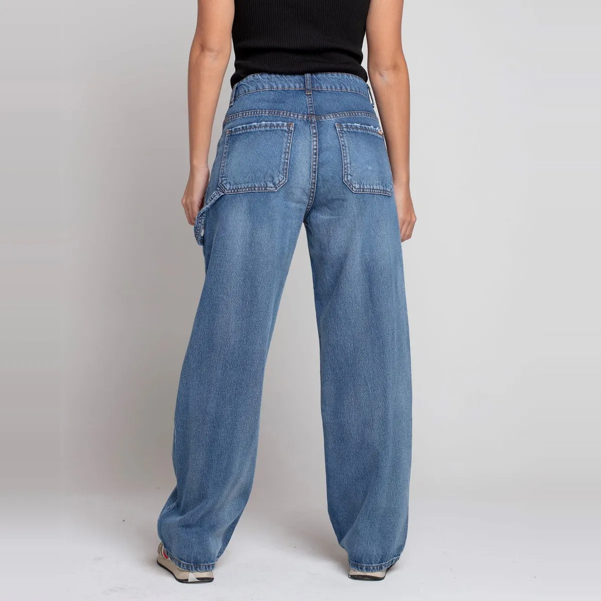 MOMCHIC - Jeans Azul Recto Flow Fit MOMCHIC