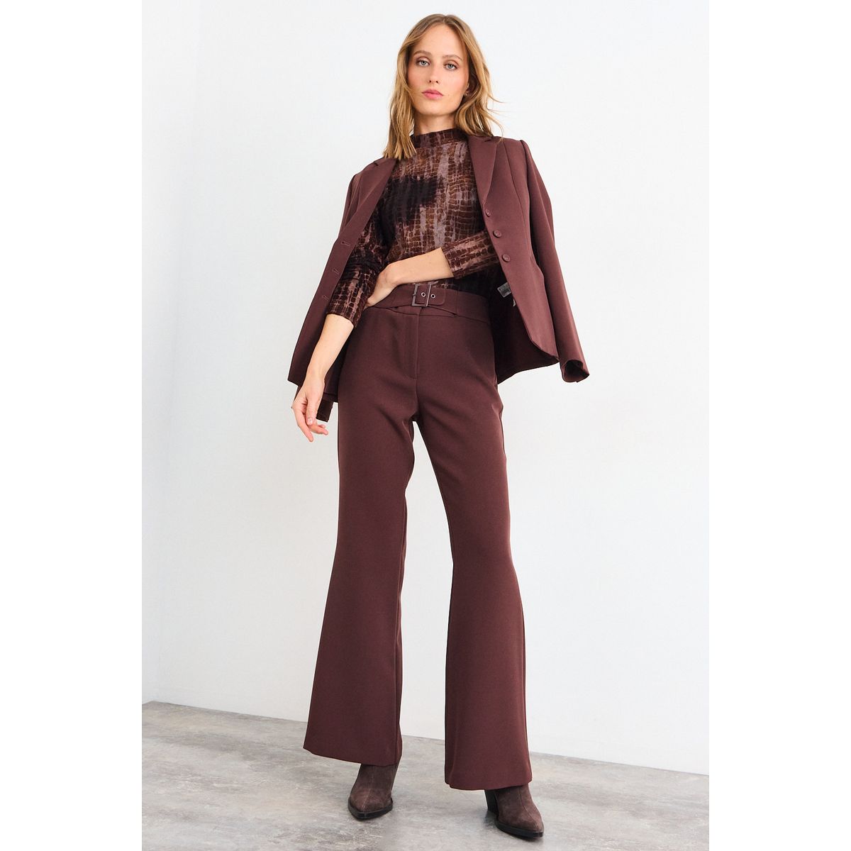 IO - Pantalon Liso Mujer Café Io