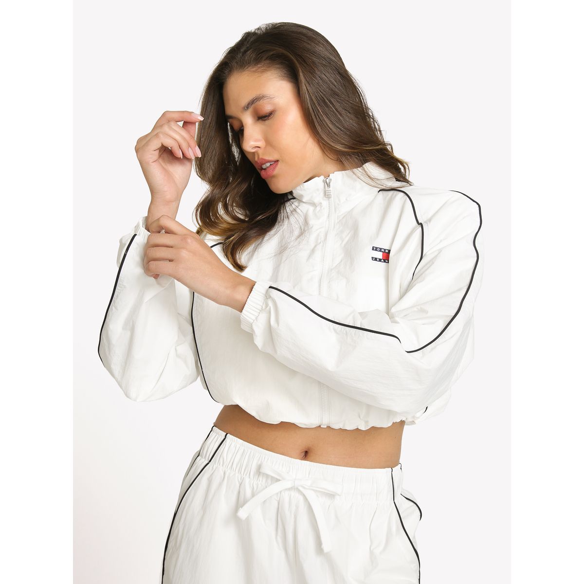 TOMMY HILFIGER - Chaqueta Tracker Cropped Blanco Tommy Jeans