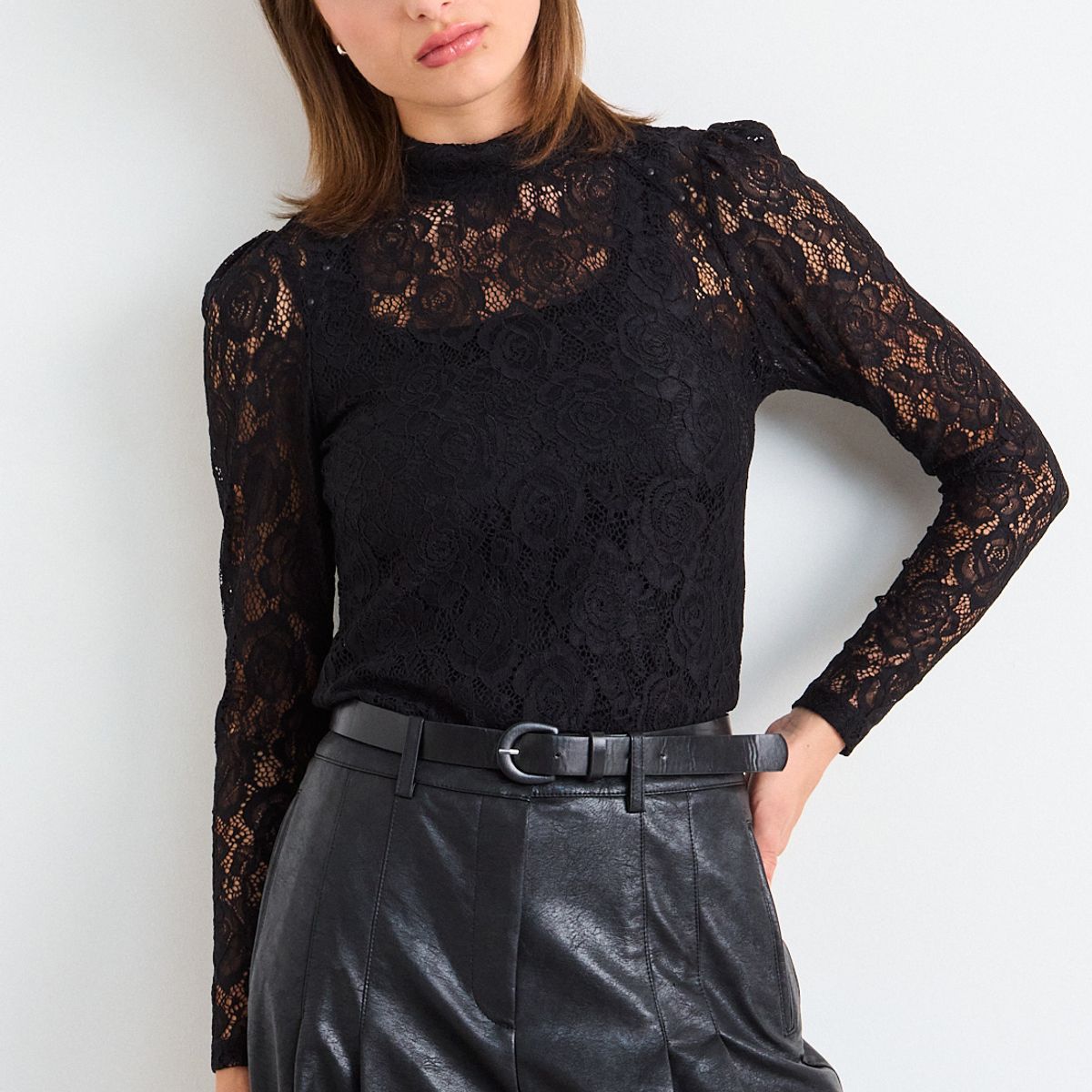 IO - Polera Encaje Mujer Negro Io