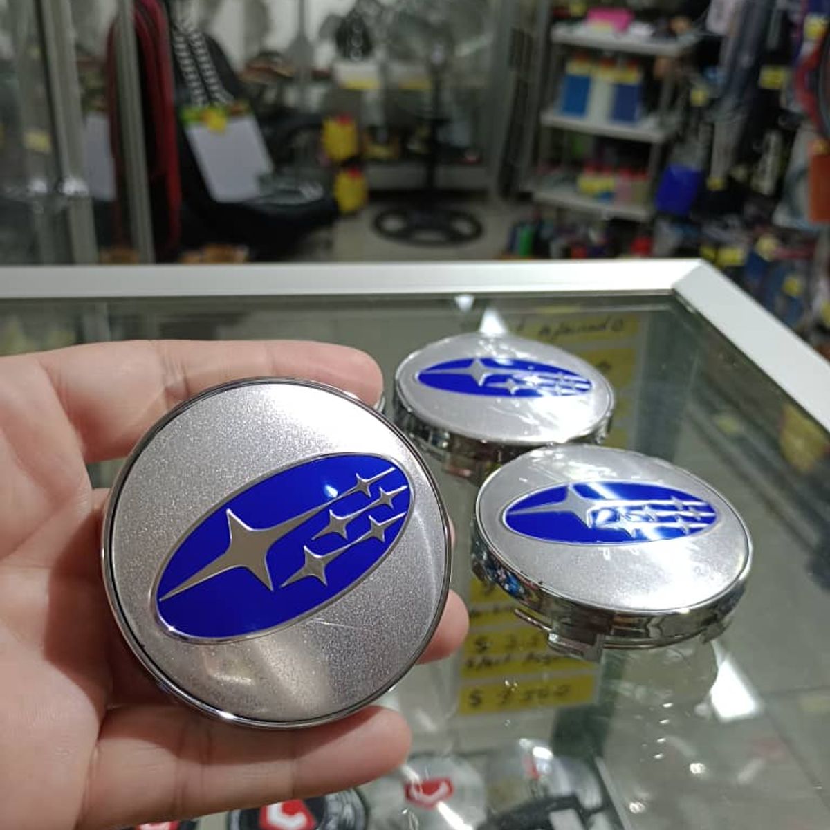 GENERICO - Set X4 Tapas centro de Llantas de autos 56mm universal subaru plata con azul