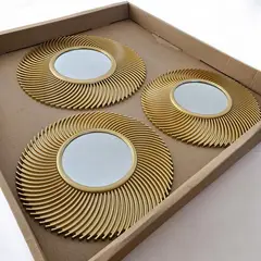GENERICO - Set de 3 Espejos Decorativos de Pared Dorados Diseño Sol