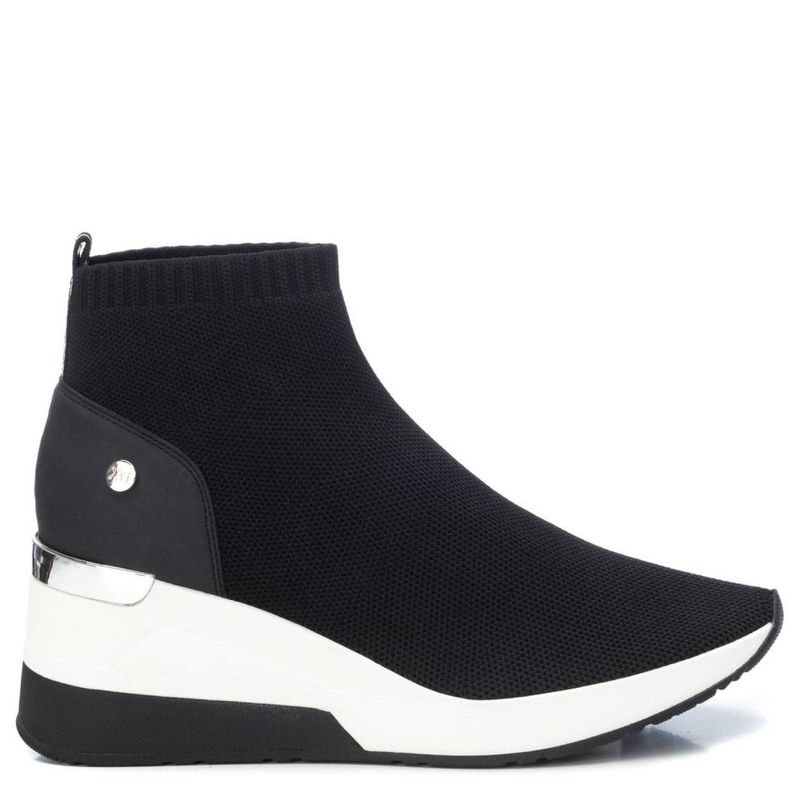 XTI - Zapatilla Urbana Mujer Cuero Negro Xti