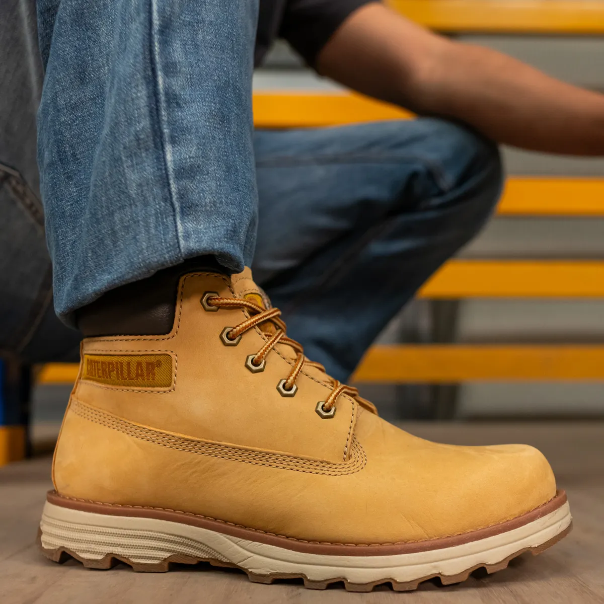 CAT - Botín Hombre Cuero Café Cat