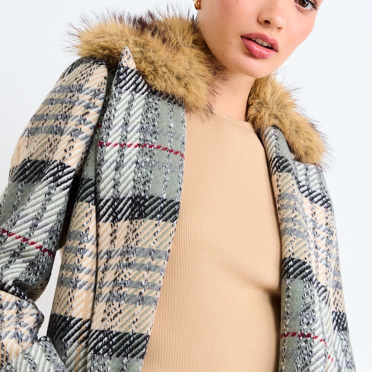 IO - Chaqueton Fantasia Mujer Beige Io