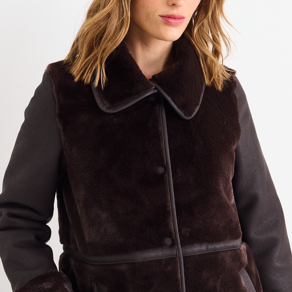 IO - Chaqueton Liso Mujer Café Io
