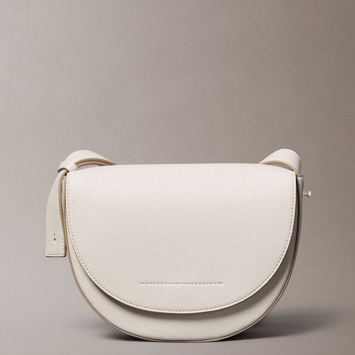 CALVIN KLEIN - Cartera Saddle Archive Beige Calvin Klein