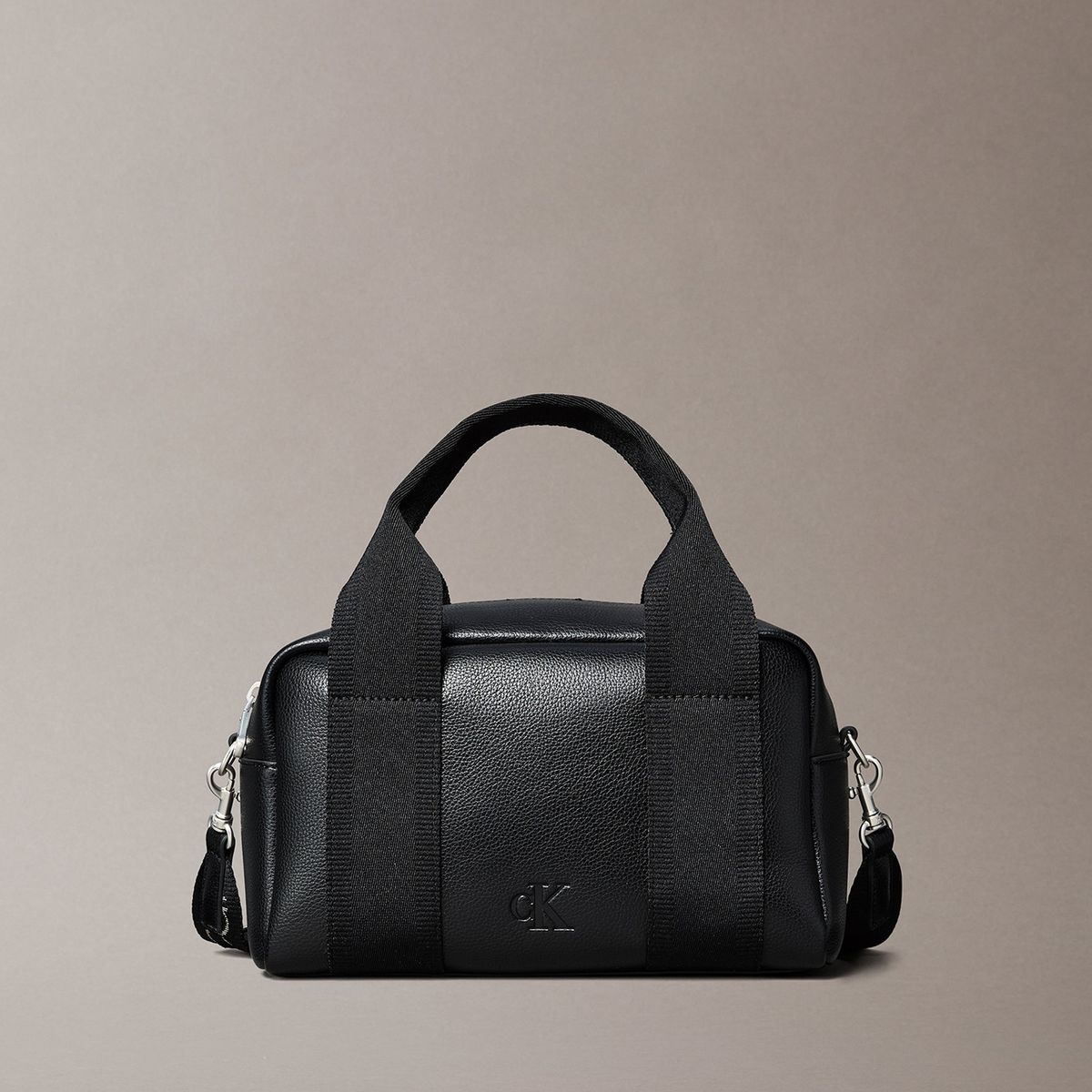 CALVIN KLEIN - Cartera Barrel Ultra Light