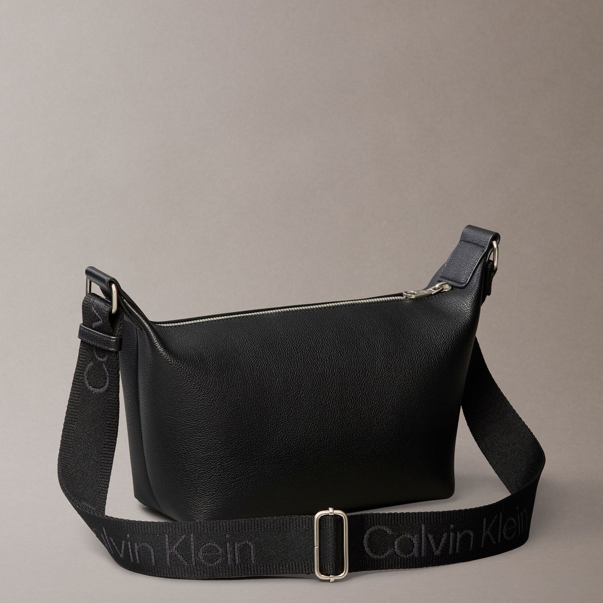 CALVIN KLEIN - Cartera de Hombro Ultra Light