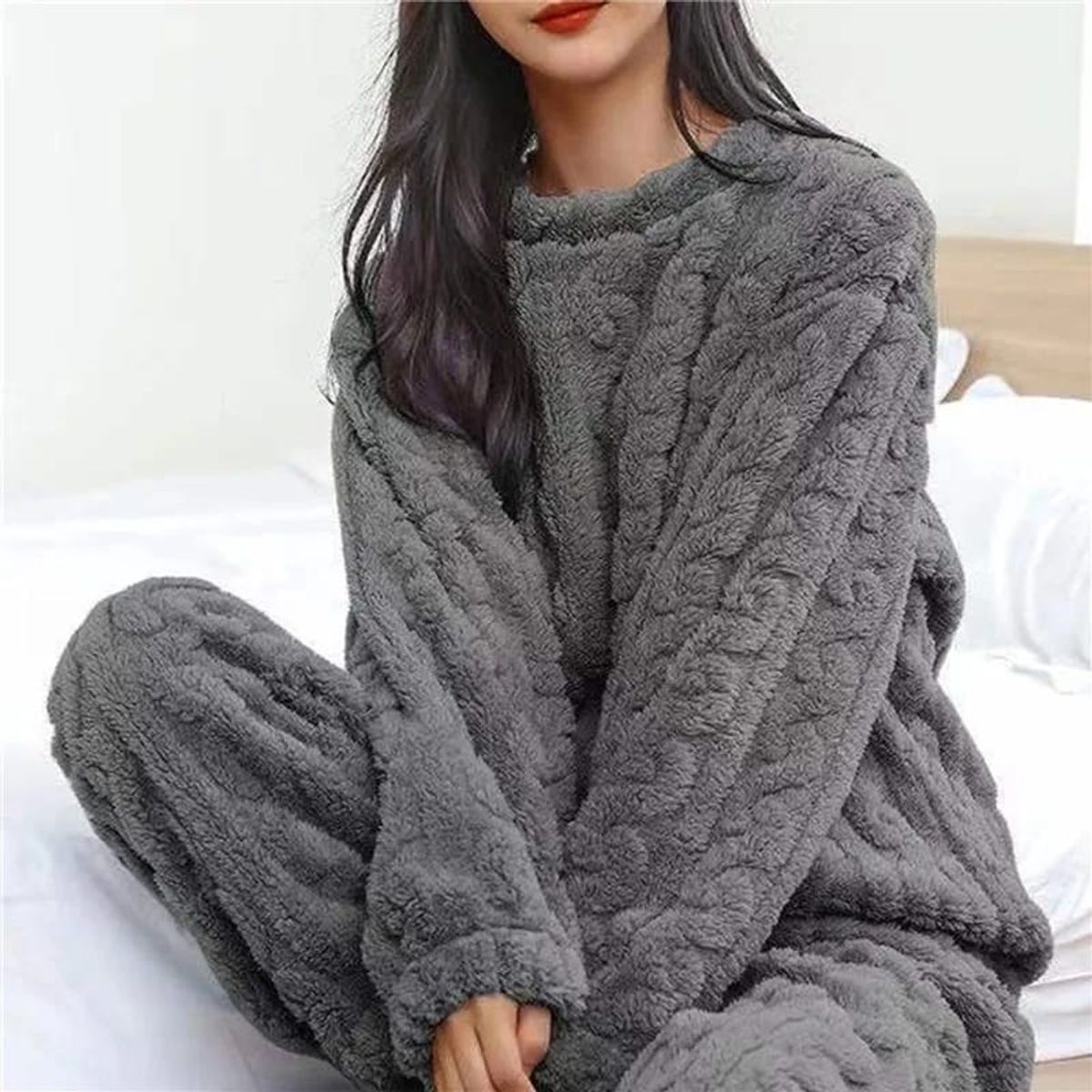 OEM - Pijama Trenzada Cálida Unisex Talla Standar