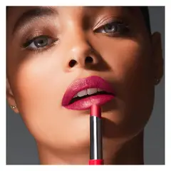 DECATALOGO - Labial en barra retráctil con duración prolongada de 24Hrs