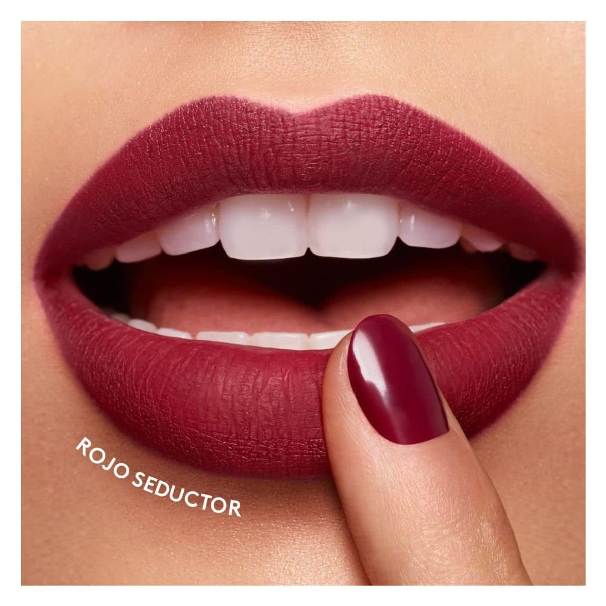 DECATALOGO - Labial en barra retráctil con duración prolongada de 24Hrs