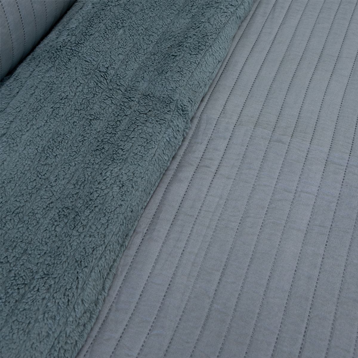 DORAL - CUBRECAMA QUILT HOTPRESS SENA CON SHERPA VERDE PASTEL DORAL 2.5 PLAZAS KING