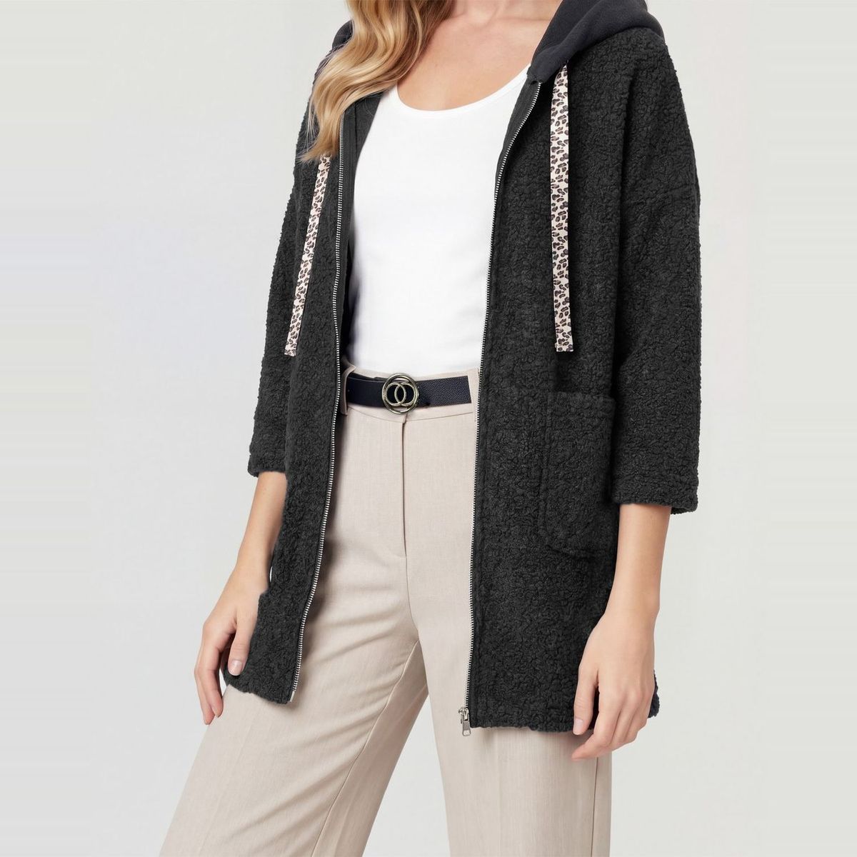 LINEATRE - Abrigo Mujer Camila Relaxed fit Cuello en V manga caída Negro Lineatre