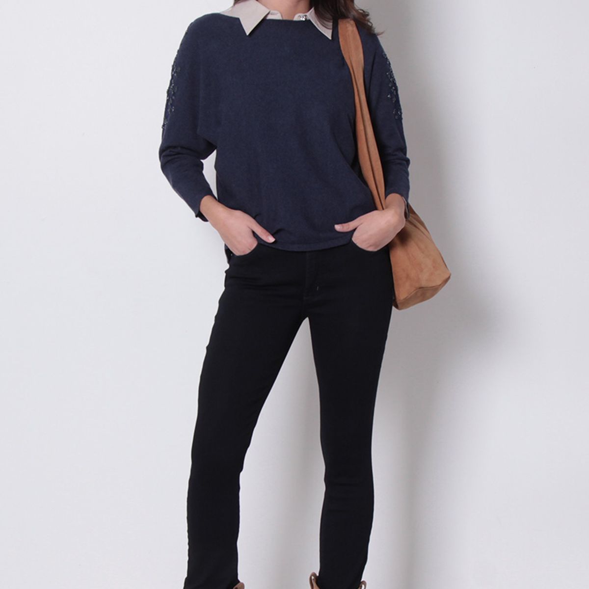 WADOS - SWEATER MANGA 34 ESCOTE BOTE CON APLICACION EN MANGAS