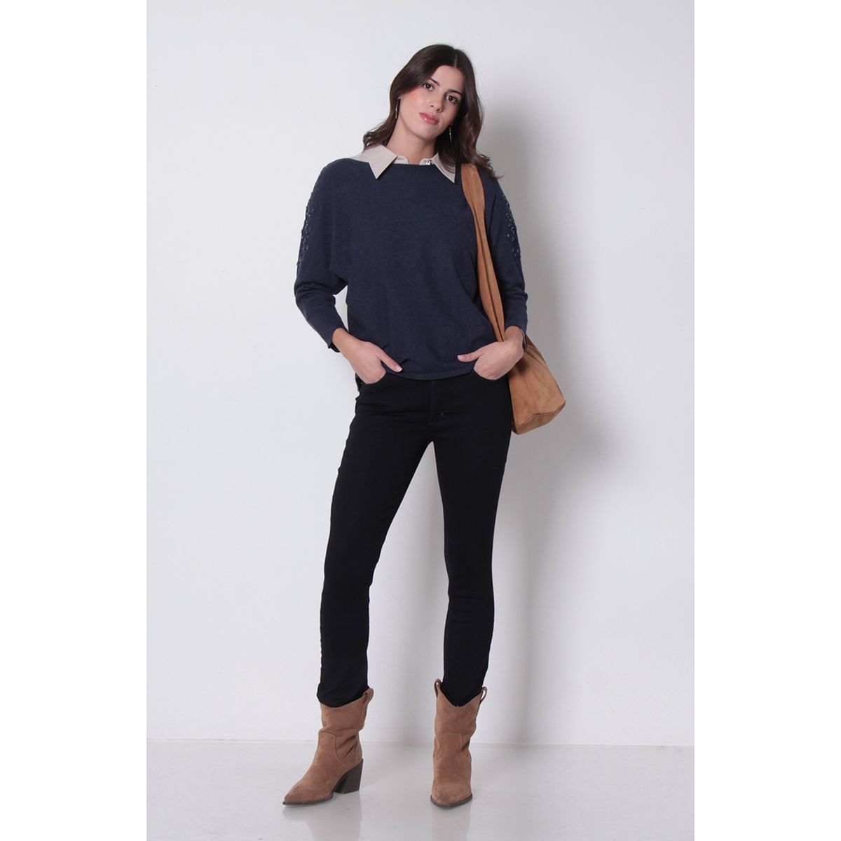 WADOS - SWEATER MANGA 34 ESCOTE BOTE CON APLICACION EN MANGAS