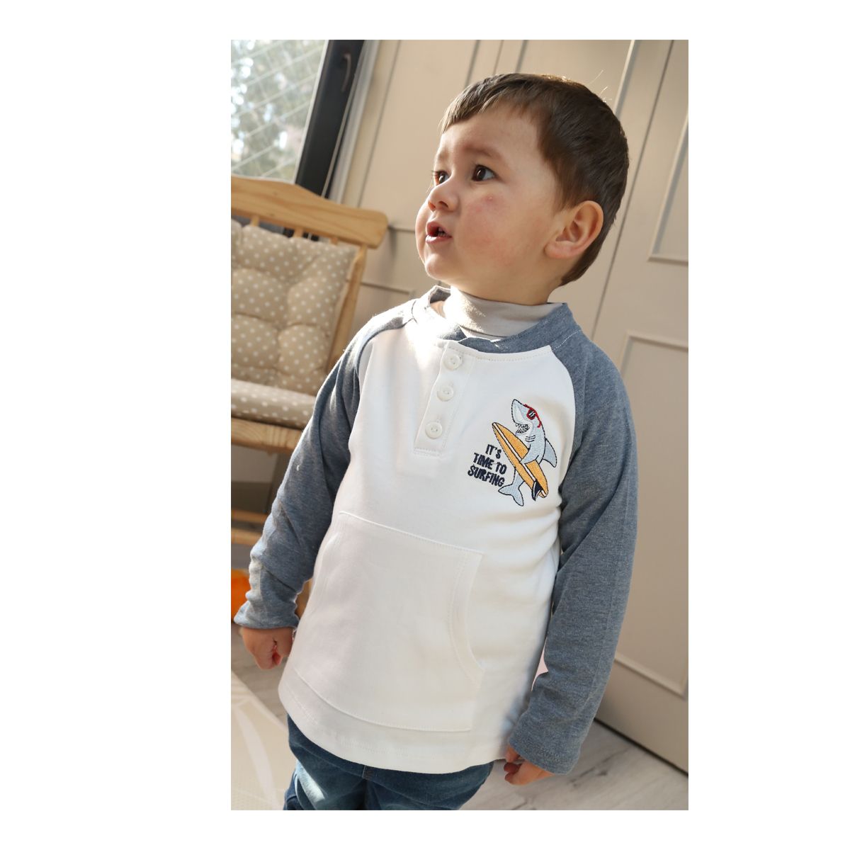 PUMUCKI - Polera Manga Larga Niño Tiburón Gris 100% Algodón