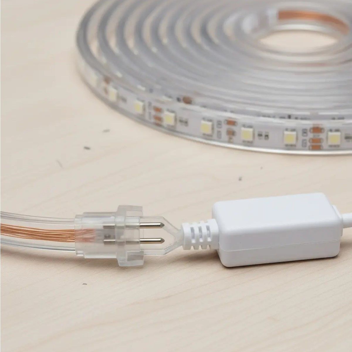 GENERICO - Cinta Led Impermeable 10 Mts. Calida 3000k + Conector 220v BELUG