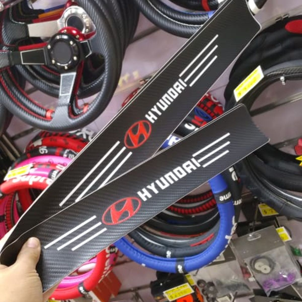 GENERICO - X4 Cubre socalo pisaderas pegatina de fibra de carbono en eco cuero para perfil de puertas hyundai