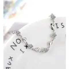 GENERICO - Pulsera con diseño en Corazones Y Cristales Fino Regalo