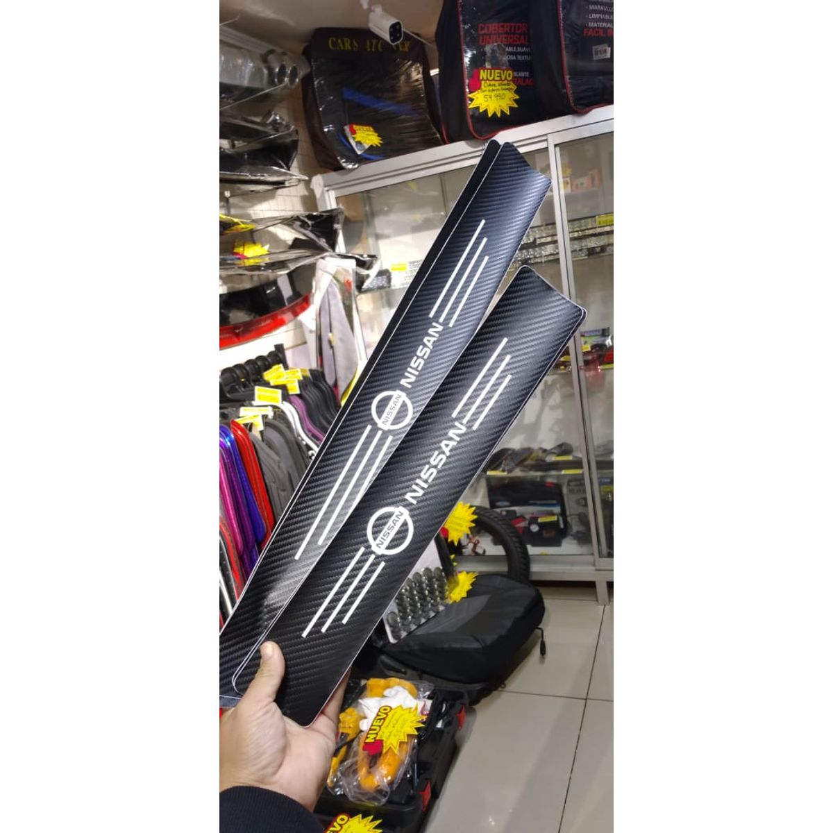 GENERICO - X4 Cubre socalo pisaderas pegatina de fibra de carbono en eco cuero para perfil de puertas nissan