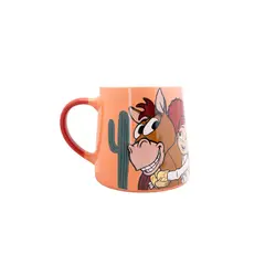 DISNEY - TAZON PIRAMIDE DE CERAMICA JESSIE Y BULLSEYE COWGIRL 400 ML TOY STORY 5