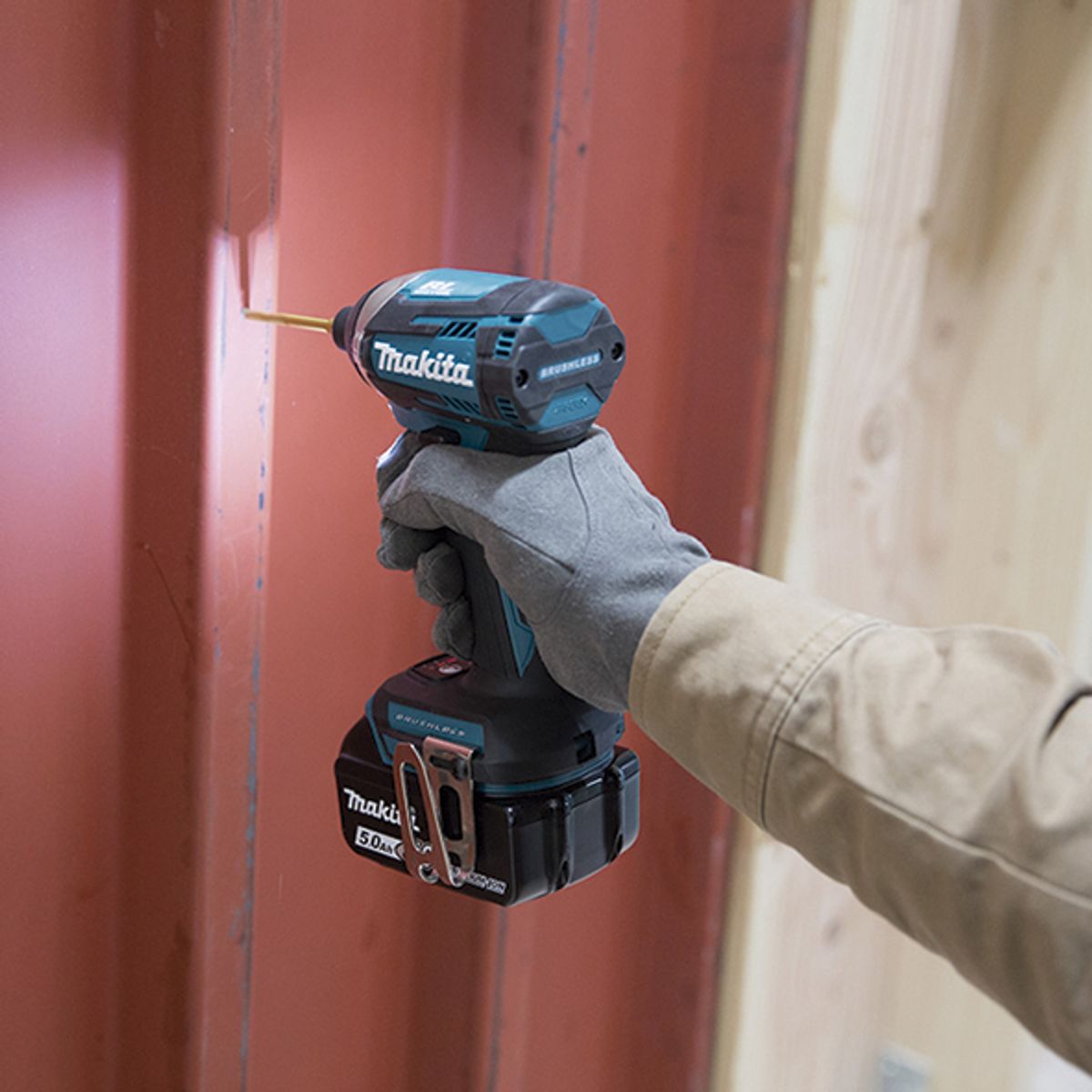 MAKITA - Atornillador Impacto 175 Nm Brushless 18v Makita Dtd154 (3 Ah)