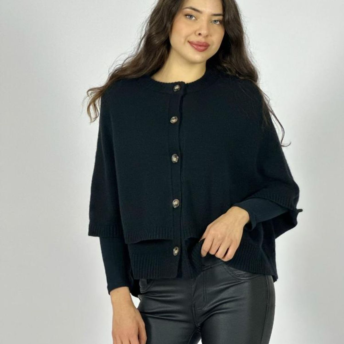 ENIGMATICA BOUTIQUE - Sweater Lana Abotonado tipo Poncho
