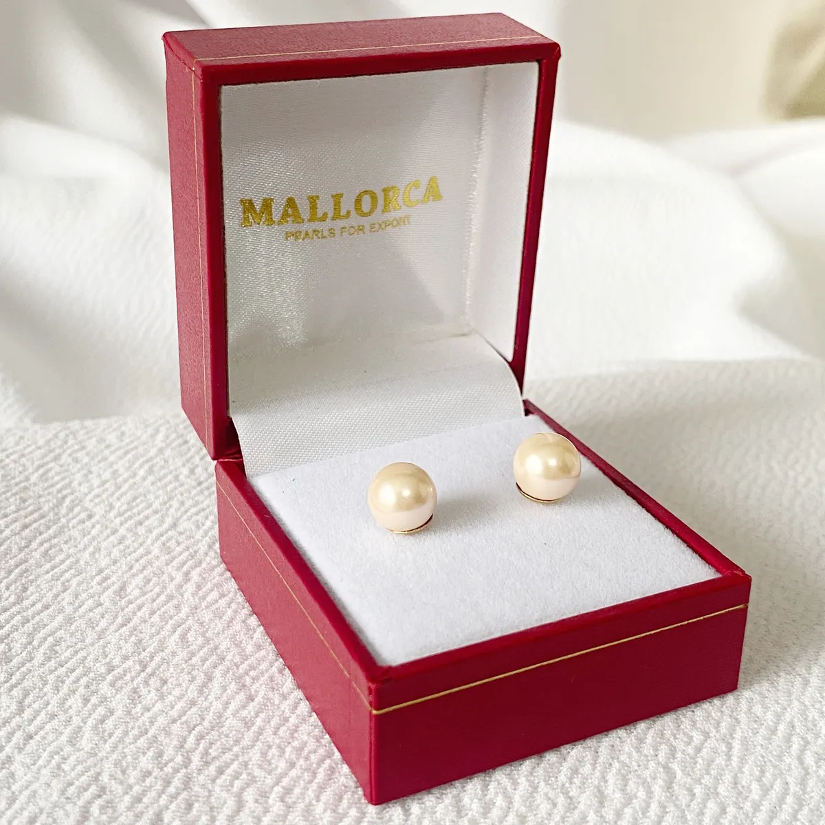 MALLORCA - Aros De Perla Mallorca Clasico Base Enchapada En Oro 18k 8mm