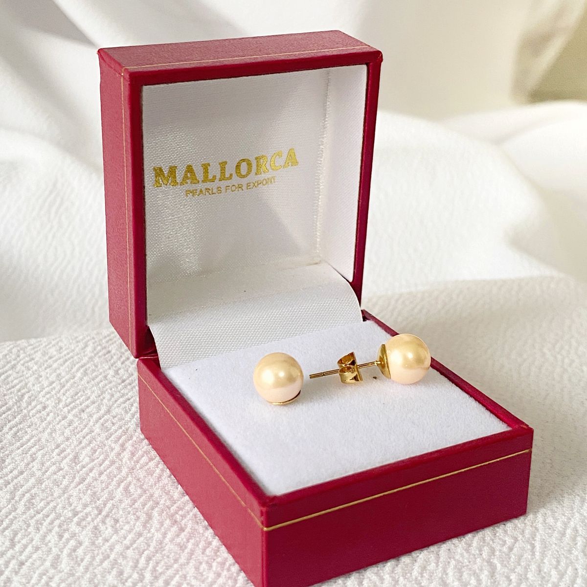 MALLORCA - Aros De Perla Mallorca Clasico Base Enchapada En Oro 18k 8mm