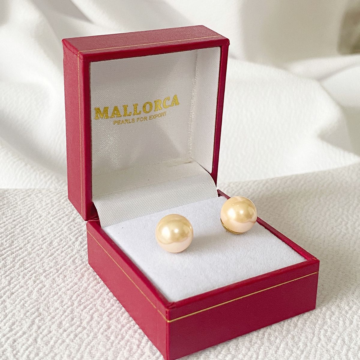 MALLORCA - Aros De Perla Mallorca Clasico Base Enchapada En Oro 18k 10mm