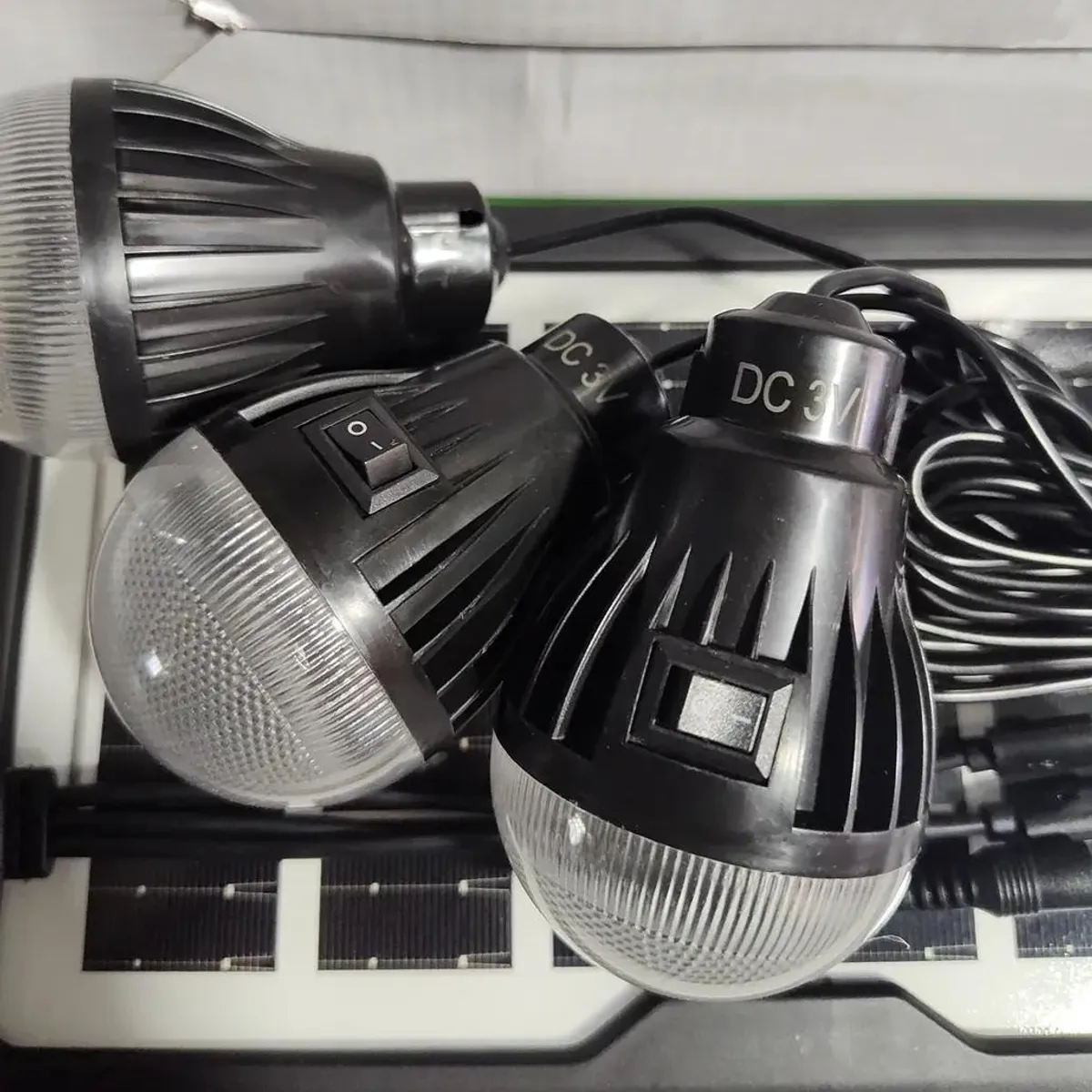 GENERICO - Kit de Emergencia con Radio, Luz y Panel Solar