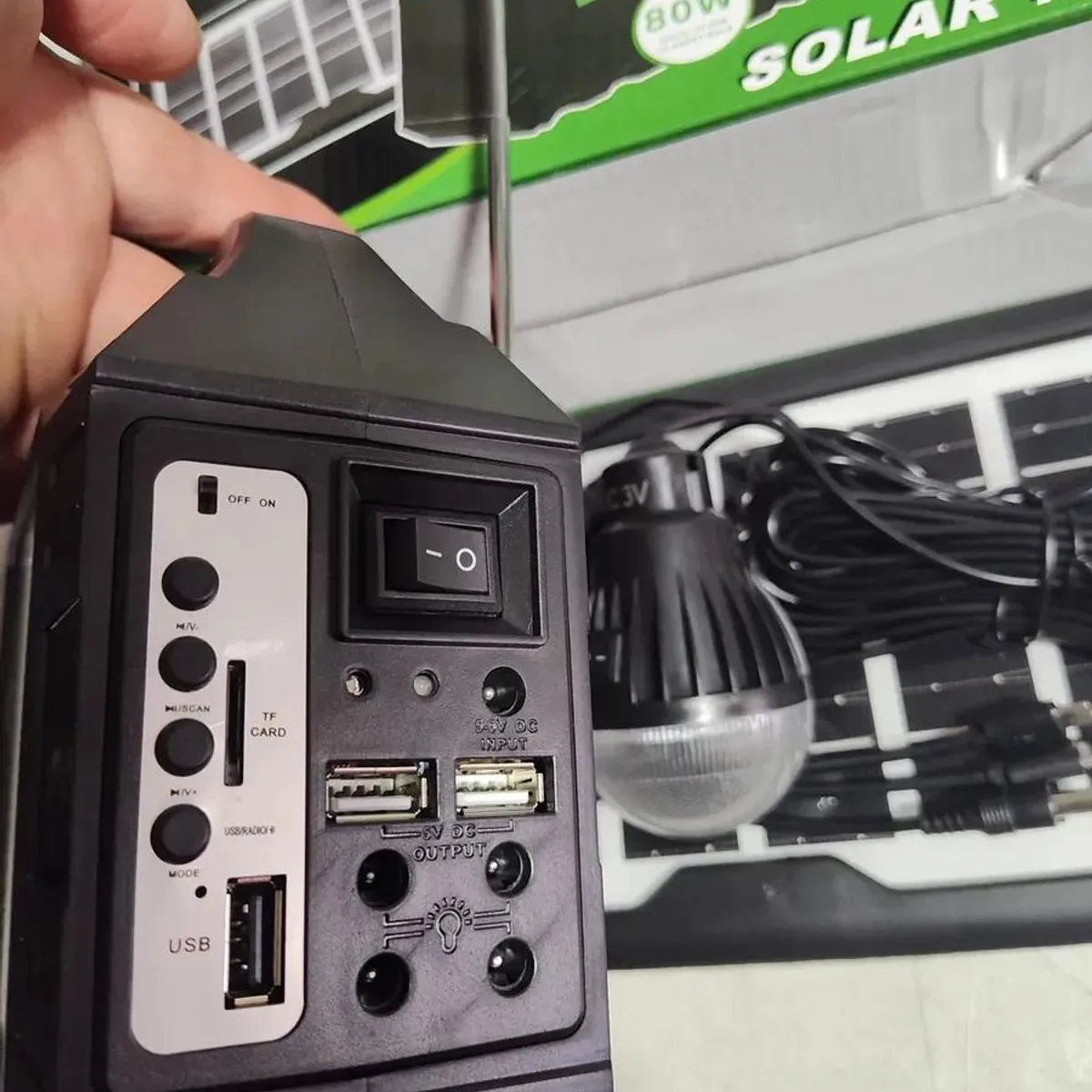 GENERICO - Kit de Emergencia con Radio, Luz y Panel Solar