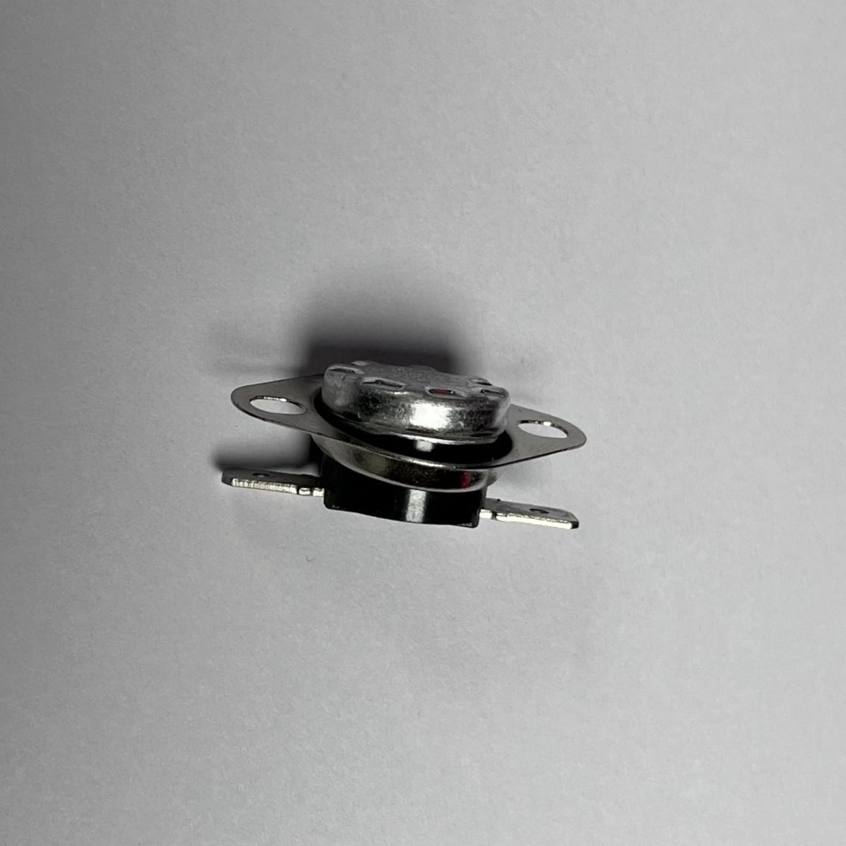 GENERICO - SENSOR DE TEMPERATURA 80ºC PATA PLANA