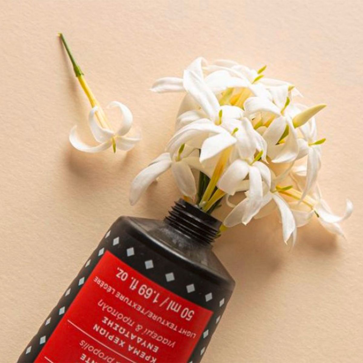 APIVITA - HAND CARE Crema de Manos Hidratante - Textura Ligera con Jazmin y Propóleo Apivita