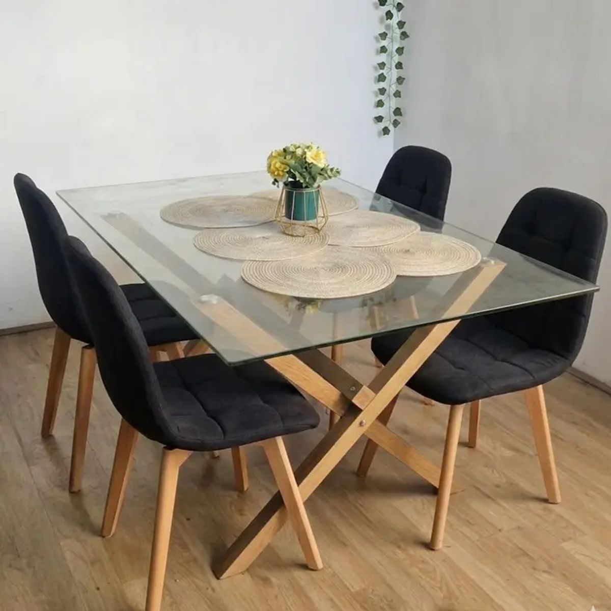 CORI CORI - Comedor Medlock 140x90cm + 4 Sillas Capitonne Lino