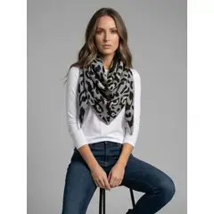 ANONIMASTORE - Bufanda Triangular Animal Print
