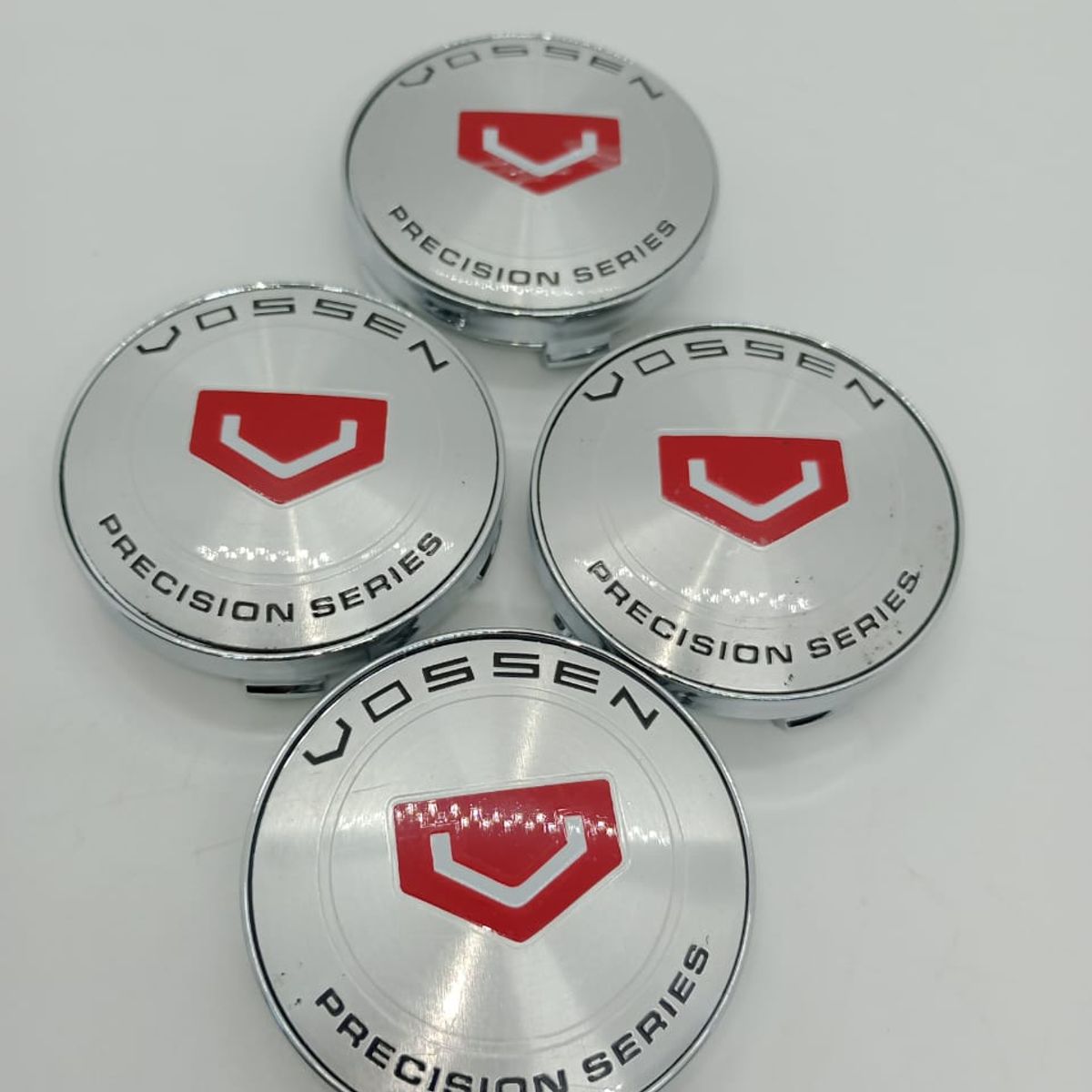 GENERICO - Set X4 Tapas centro de Llantas de autos 56mm universal VOSSEN PLATA LOGO ROJO
