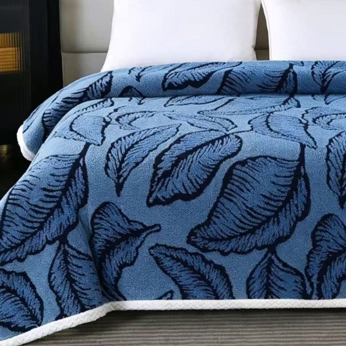 GENERICO - FRAZADA PARA INVIERNO SHERPA POLAR TERMICA CON DISEÑO HOJAS EN RELIEVE