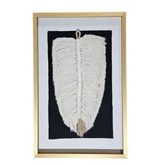 TELARES DE ESTILO - Cuadro Decorativo Hoja Algodón Natural Artesanía Chilena Marco Dorado 50x34 con Vidrio Macramé