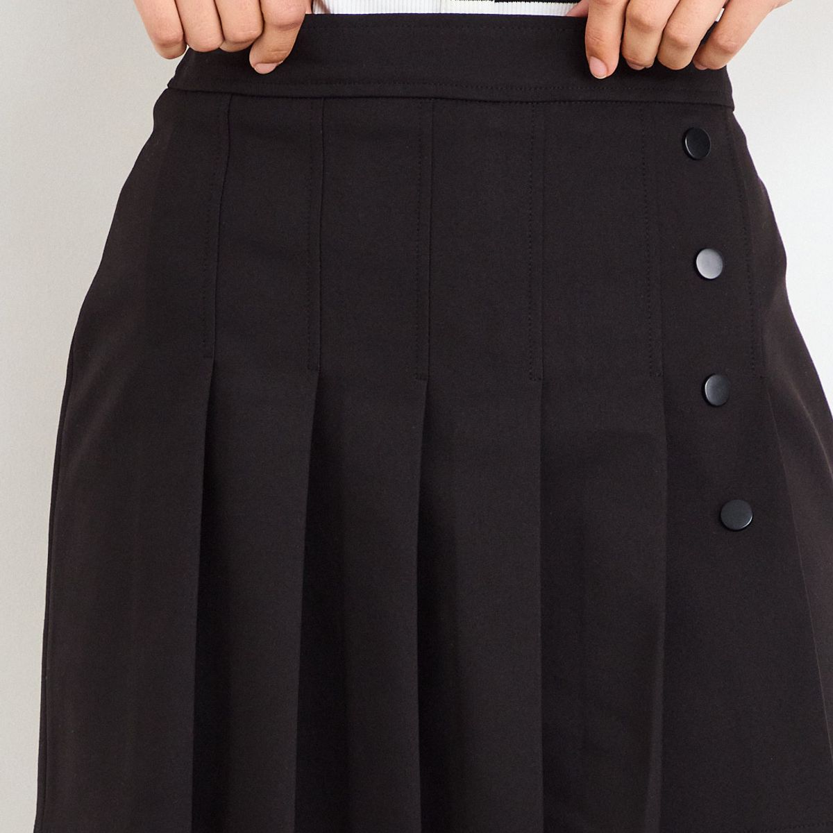 IO - Short Liso Mujer Negro Io