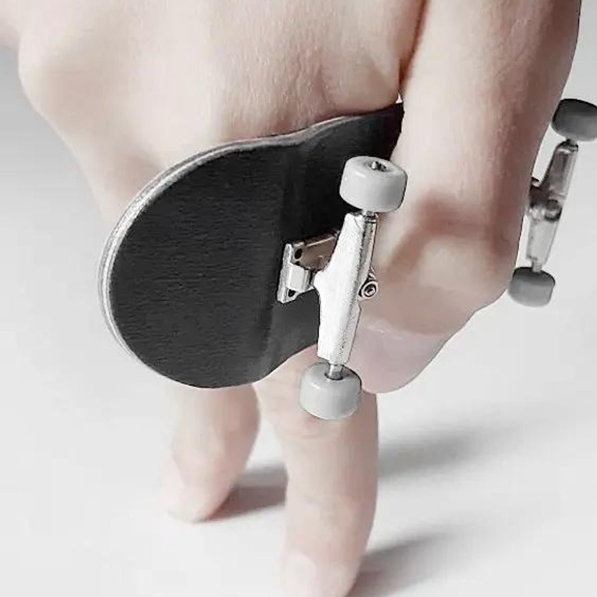 GENERICO - Fingerboard Skateboard Básico Esencial Negro 34mm