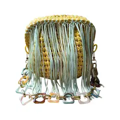 MACRALORE - Cartera de Mano Elegance tejida a mano Dorada con Flecos y Cadena Acrílica Decorativa