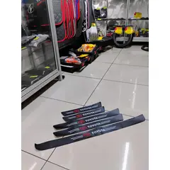 GENERICO - X5 Cubre socalo pisaderas pegatina de fibra de carbono en eco cuero toyoya