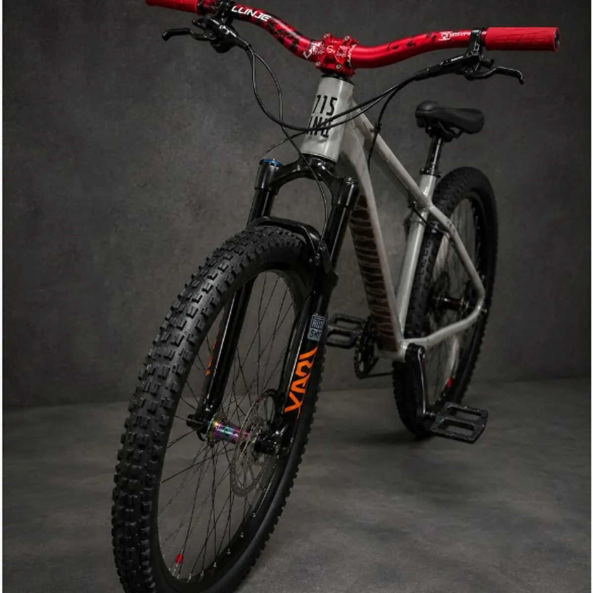 GENERICO - Neumático MTB VITARA 27.5 x 2.50 Alto Agarre para Downhill y Enduro 60 TPI