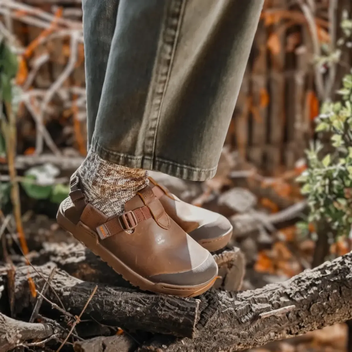 RENOX - Zueco Terra Clog Todo Terreno Café Chocolate Unisex