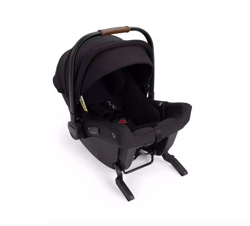 Silla de Auto New Pipa Urbn Caviar Negro