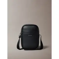 CALVIN KLEIN - Bolso Reporter Slim Negro