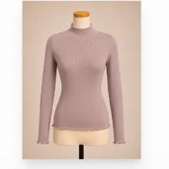 XPRESS RECHARGE - Sweater Mujer Negro Cuello Alto con Detalle de Brillos